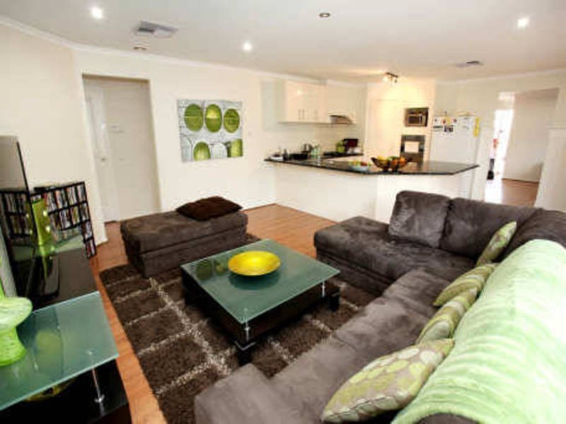 33 Mensa Court, Roxburgh Park VIC 3064