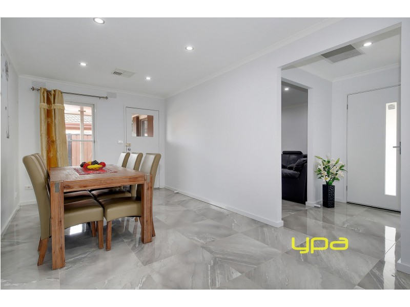 1/14 Inverleigh Court, Meadow Heights VIC 3048