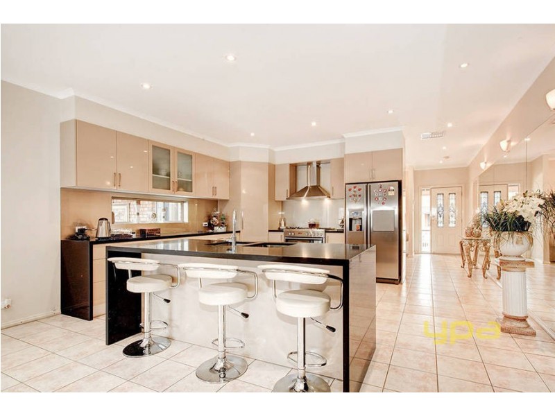 3 Parana Grove, Roxburgh Park VIC 3064