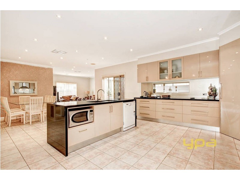 3 Parana Grove, Roxburgh Park VIC 3064