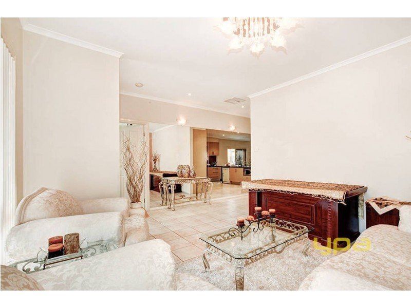 3 Parana Grove, Roxburgh Park VIC 3064