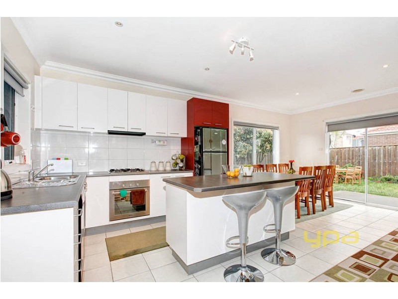 36  Lakeside Drive, Roxburgh Park VIC 3064