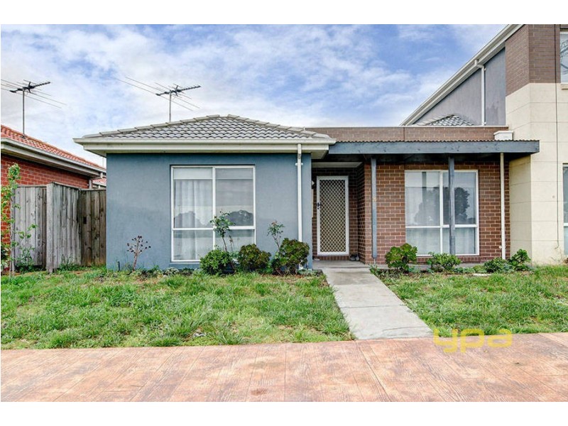 36  Lakeside Drive, Roxburgh Park VIC 3064