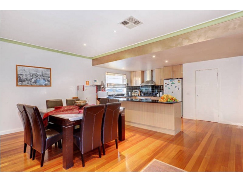 44 Stillwell Crescent, Roxburgh Park VIC 3064