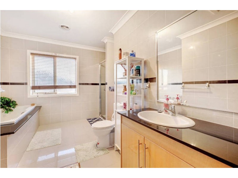 44 Stillwell Crescent, Roxburgh Park VIC 3064