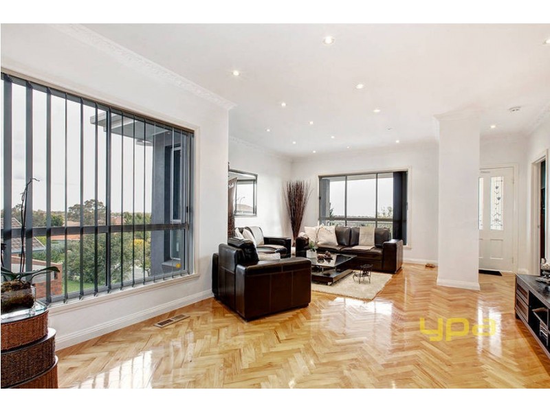 1 Linden Close, Meadow Heights VIC 3048