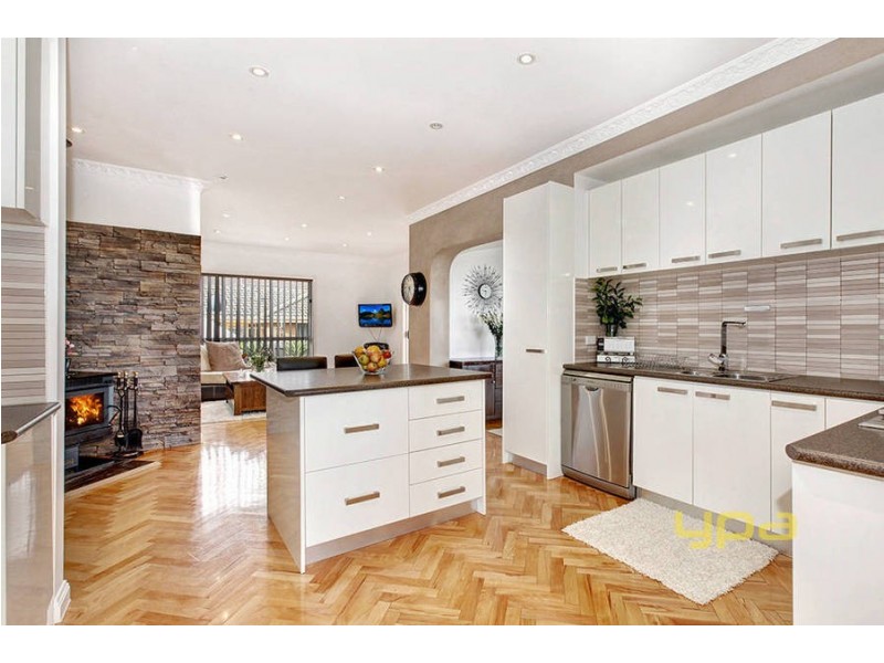 1 Linden Close, Meadow Heights VIC 3048