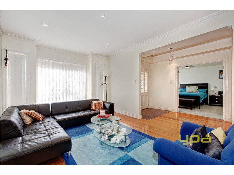 3 Gaussberg Walk, Roxburgh Park VIC 3064