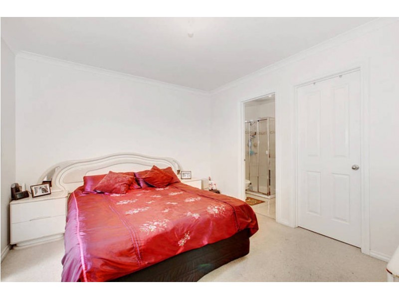 23/4-16 Melaleuca Drive, Meadow Heights VIC 3048