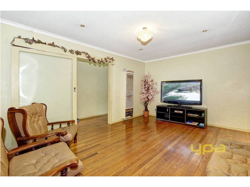 13 Regal Avenue, Thomastown VIC 3074