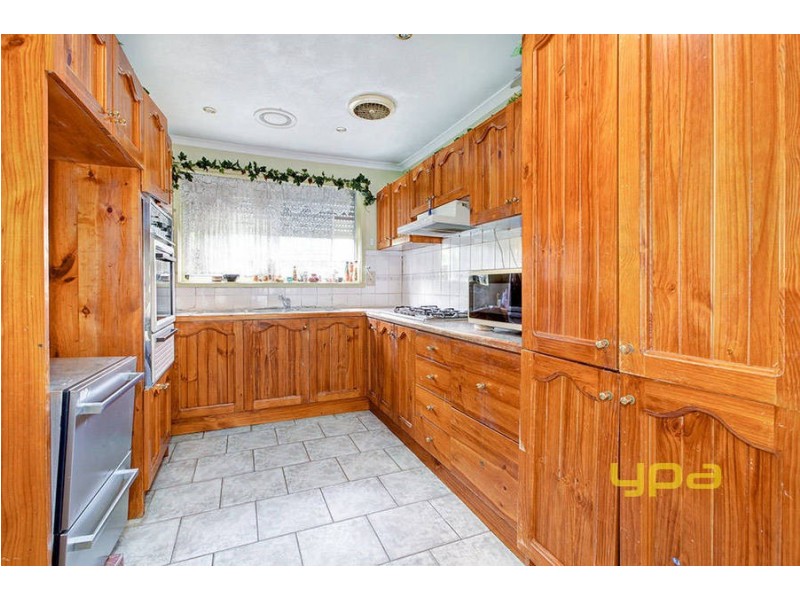 13 Regal Avenue, Thomastown VIC 3074