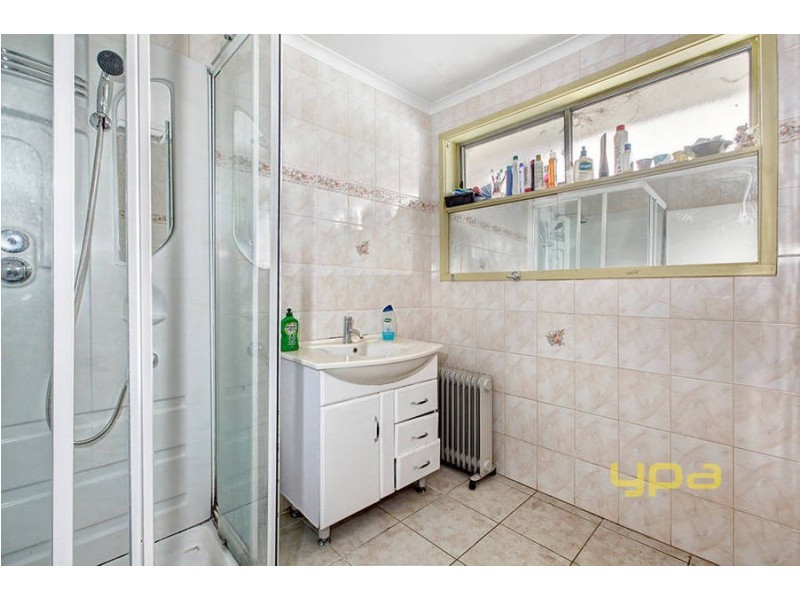 13 Regal Avenue, Thomastown VIC 3074