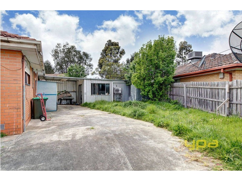 13 Regal Avenue, Thomastown VIC 3074
