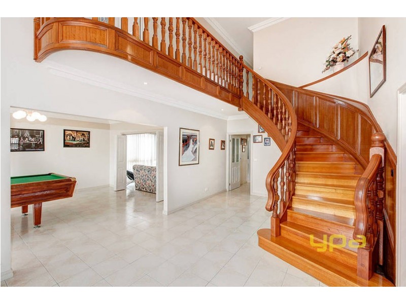 24 Reading Close, Roxburgh Park VIC 3064