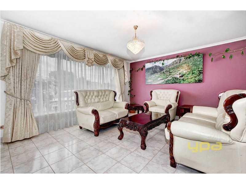 4 Crossley Crescent, Coolaroo VIC 3048