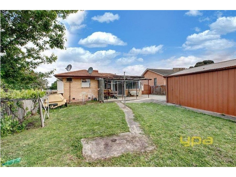 4 Crossley Crescent, Coolaroo VIC 3048