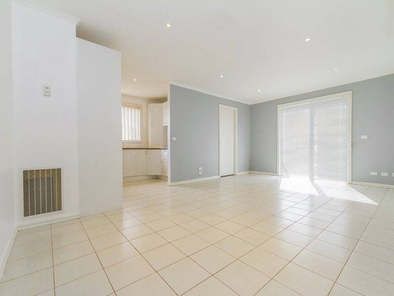 1/31 Rokewood Crescent, Meadow Heights VIC 3048