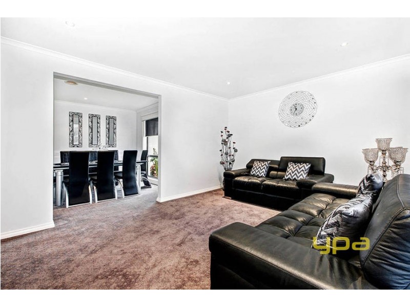 2 Claridge Avenue, Roxburgh Park VIC 3064