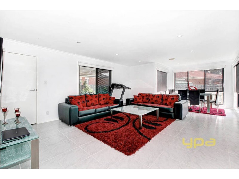 2 Claridge Avenue, Roxburgh Park VIC 3064