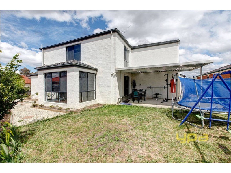 2 Claridge Avenue, Roxburgh Park VIC 3064