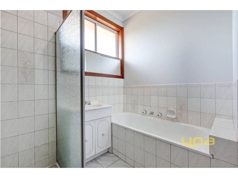 2/32 Lightwood Crescent, Meadow Heights VIC 3048