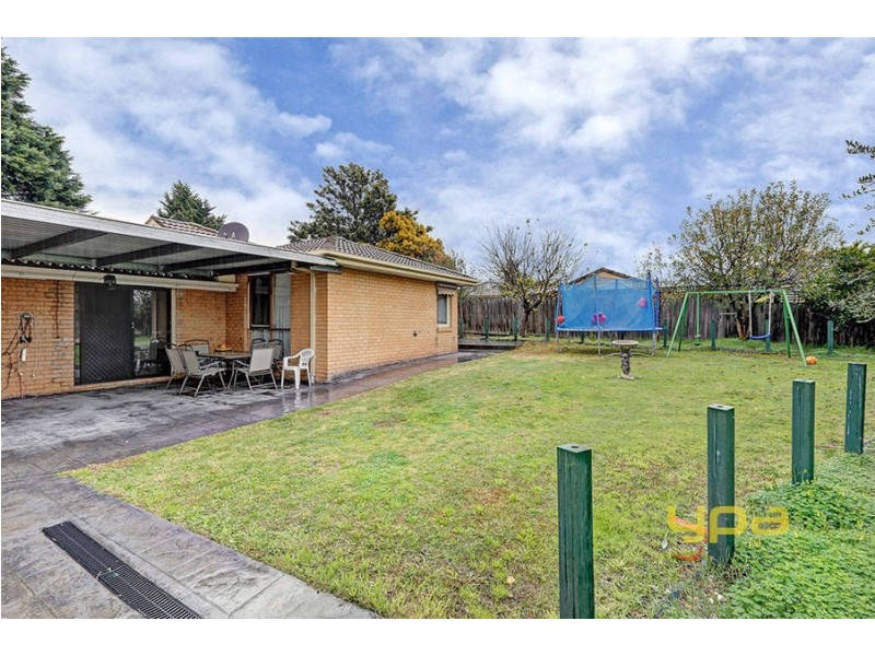9 McNicol Close, Meadow Heights VIC 3048