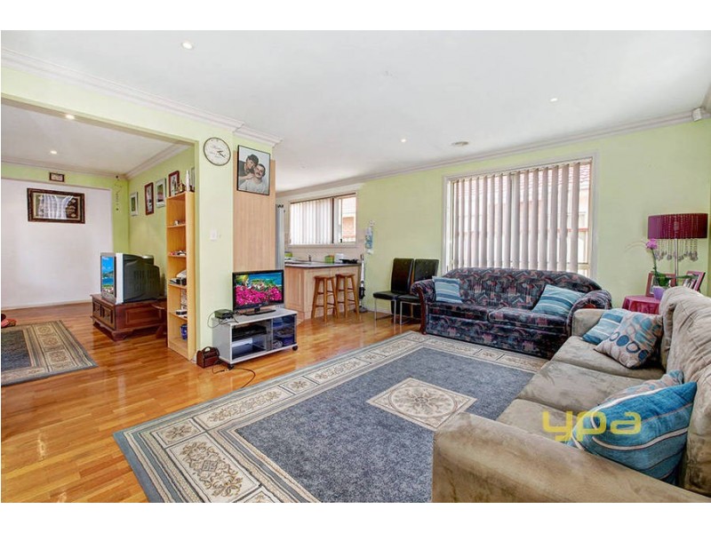 5 Brushwood Circuit, Roxburgh Park VIC 3064