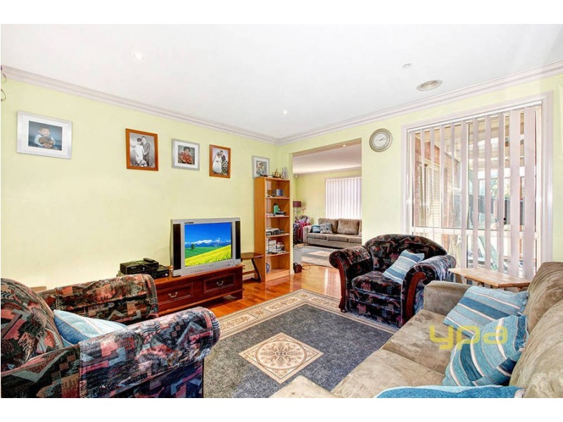 5 Brushwood Circuit, Roxburgh Park VIC 3064