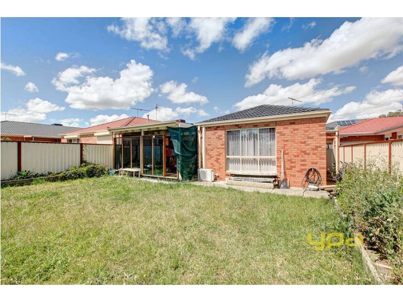 5 Brushwood Circuit, Roxburgh Park VIC 3064