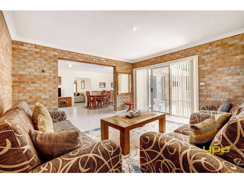 17 Cashmore Place, Roxburgh Park VIC 3064