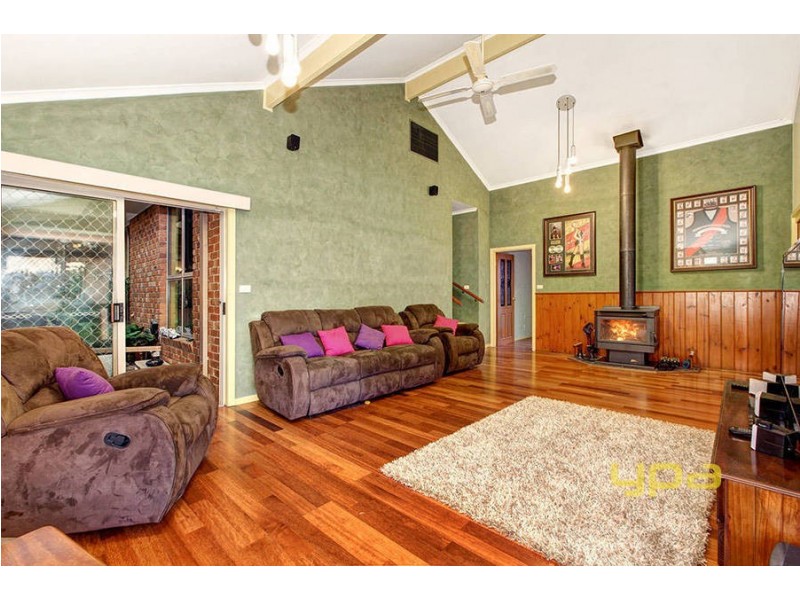 12 Ironbark Court, Meadow Heights VIC 3048