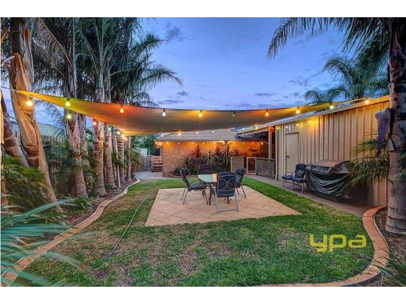 12 Ironbark Court, Meadow Heights VIC 3048