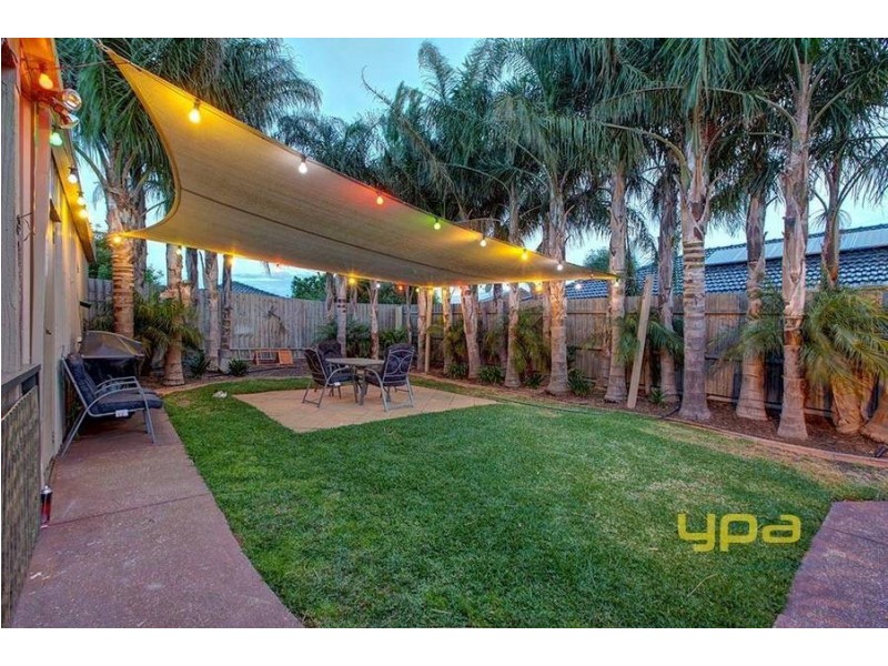 12 Ironbark Court, Meadow Heights VIC 3048