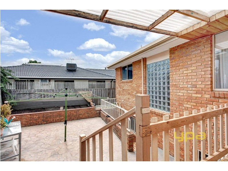 1 Rocklands Rise, Meadow Heights VIC 3048