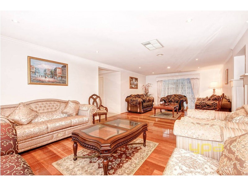 3 Shortridge Circuit, Roxburgh Park VIC 3064