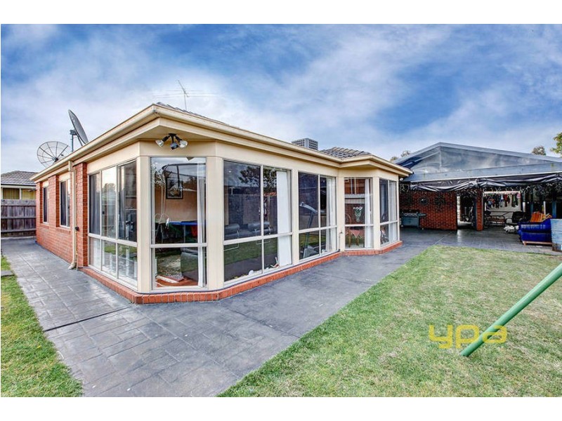 3 Shortridge Circuit, Roxburgh Park VIC 3064