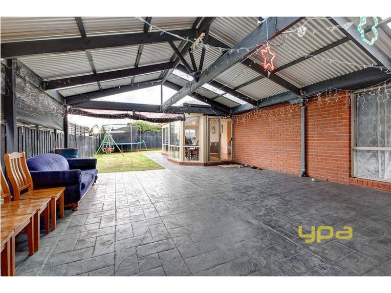 3 Shortridge Circuit, Roxburgh Park VIC 3064