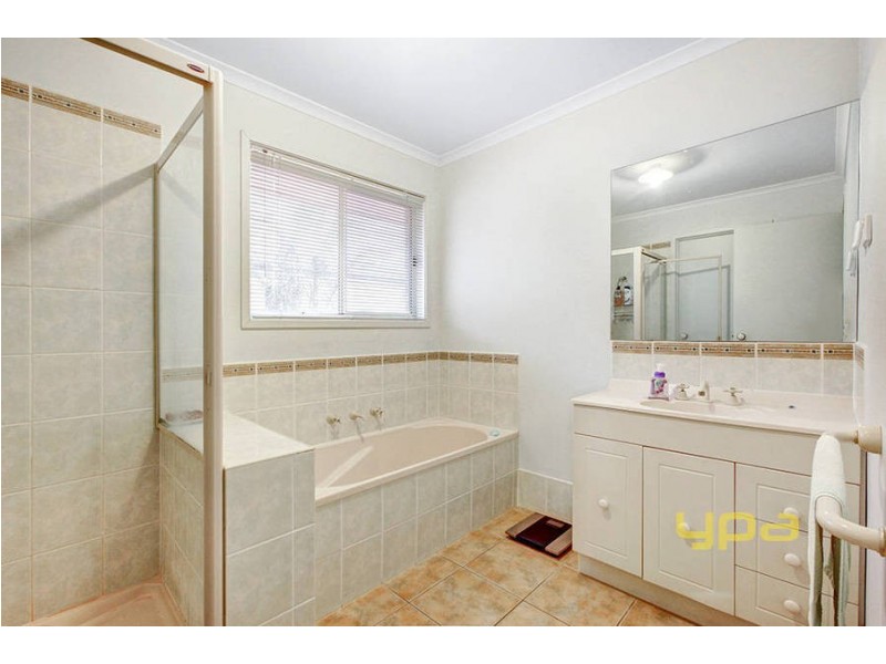 11  Darlington Court, Roxburgh Park VIC 3064