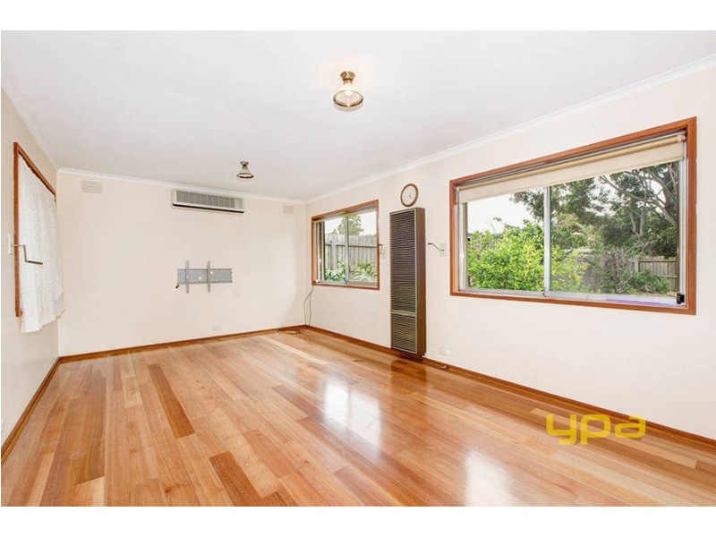 16 Dartmoor Court, Meadow Heights VIC 3048