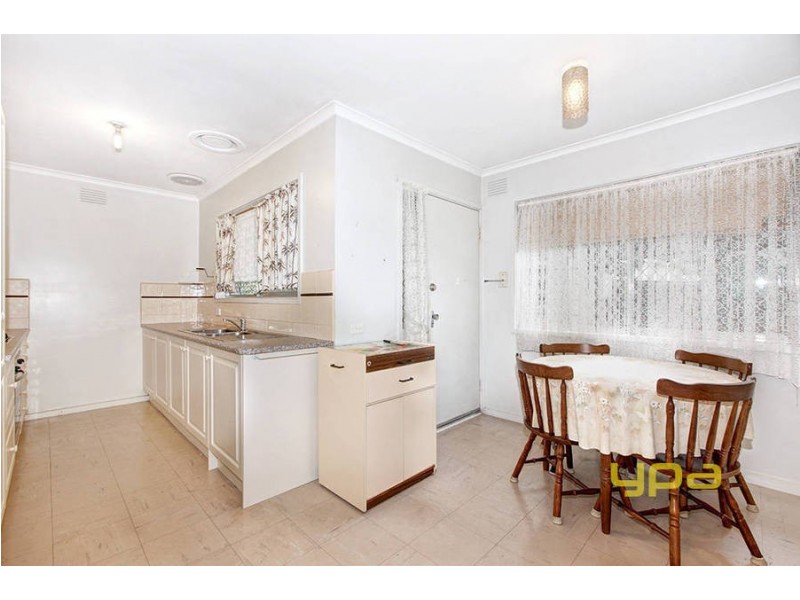 16 Dartmoor Court, Meadow Heights VIC 3048