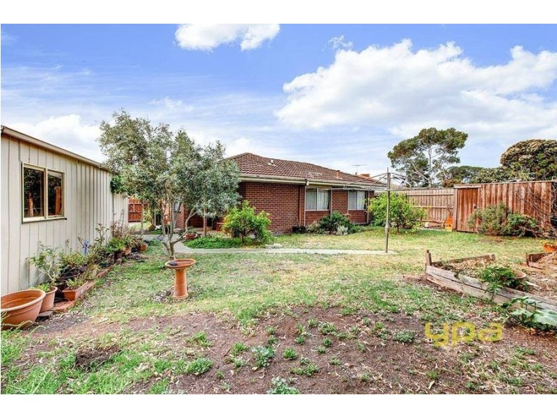16 Dartmoor Court, Meadow Heights VIC 3048
