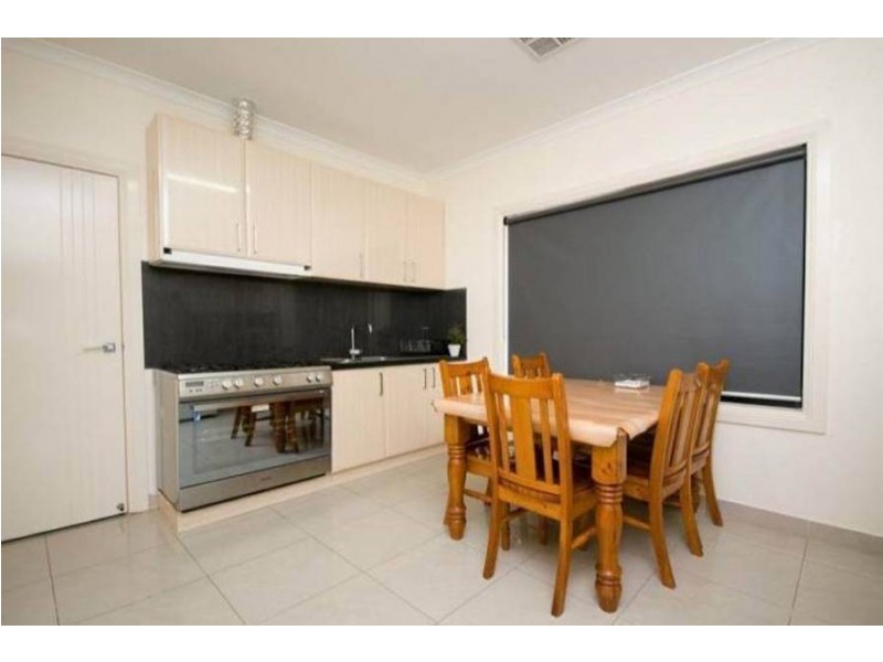 9 Hayfield Road, Roxburgh Park VIC 3064