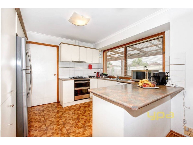 4 Airley Court, Meadow Heights VIC 3048