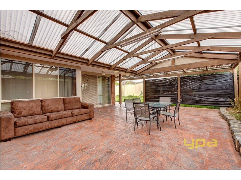 4 Airley Court, Meadow Heights VIC 3048