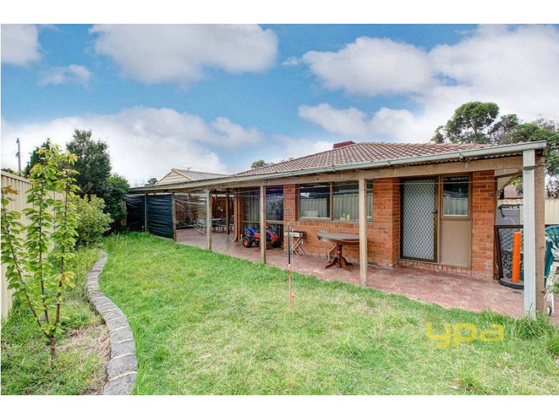 4 Airley Court, Meadow Heights VIC 3048