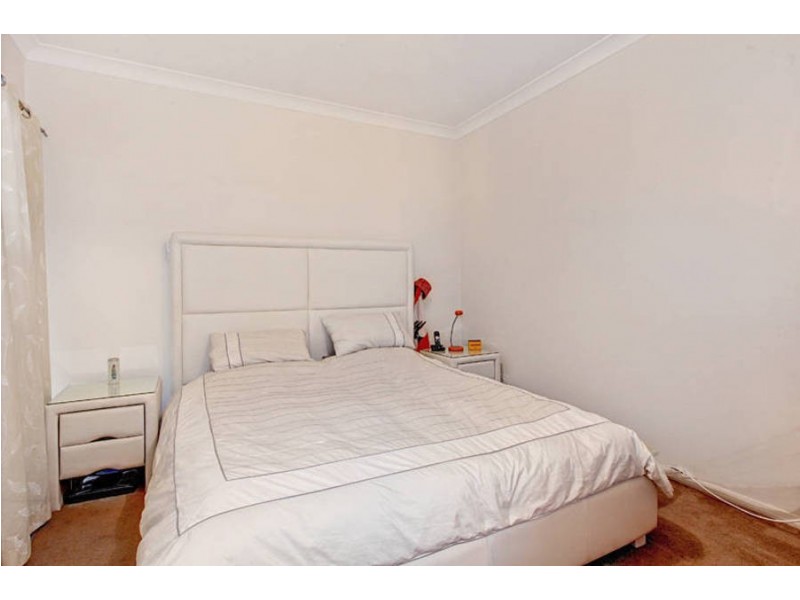 2/17 Woods Close, Meadow Heights VIC 3048