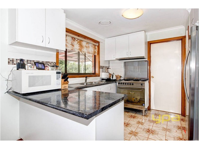 70 Malmsbury Drive, Meadow Heights VIC 3048