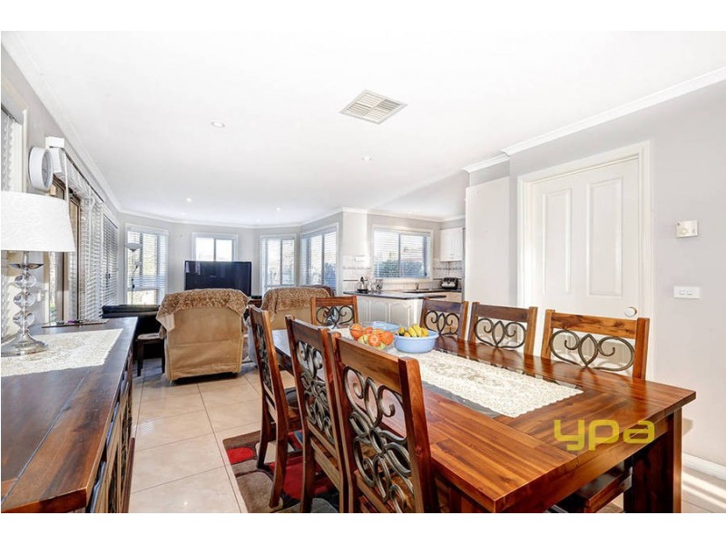 13 Athol Avenue, Roxburgh Park VIC 3064