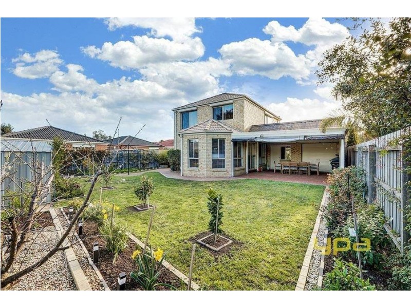 13 Athol Avenue, Roxburgh Park VIC 3064