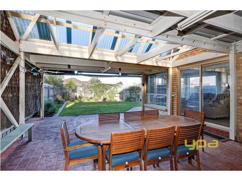 13 Athol Avenue, Roxburgh Park VIC 3064